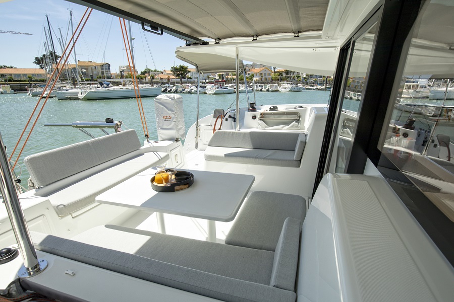 Catamaran de alquiler Excess 11 exteriores