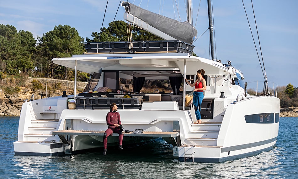 Catamaran de location Fountaine Pajot Aura 51 (5 cab) poupe