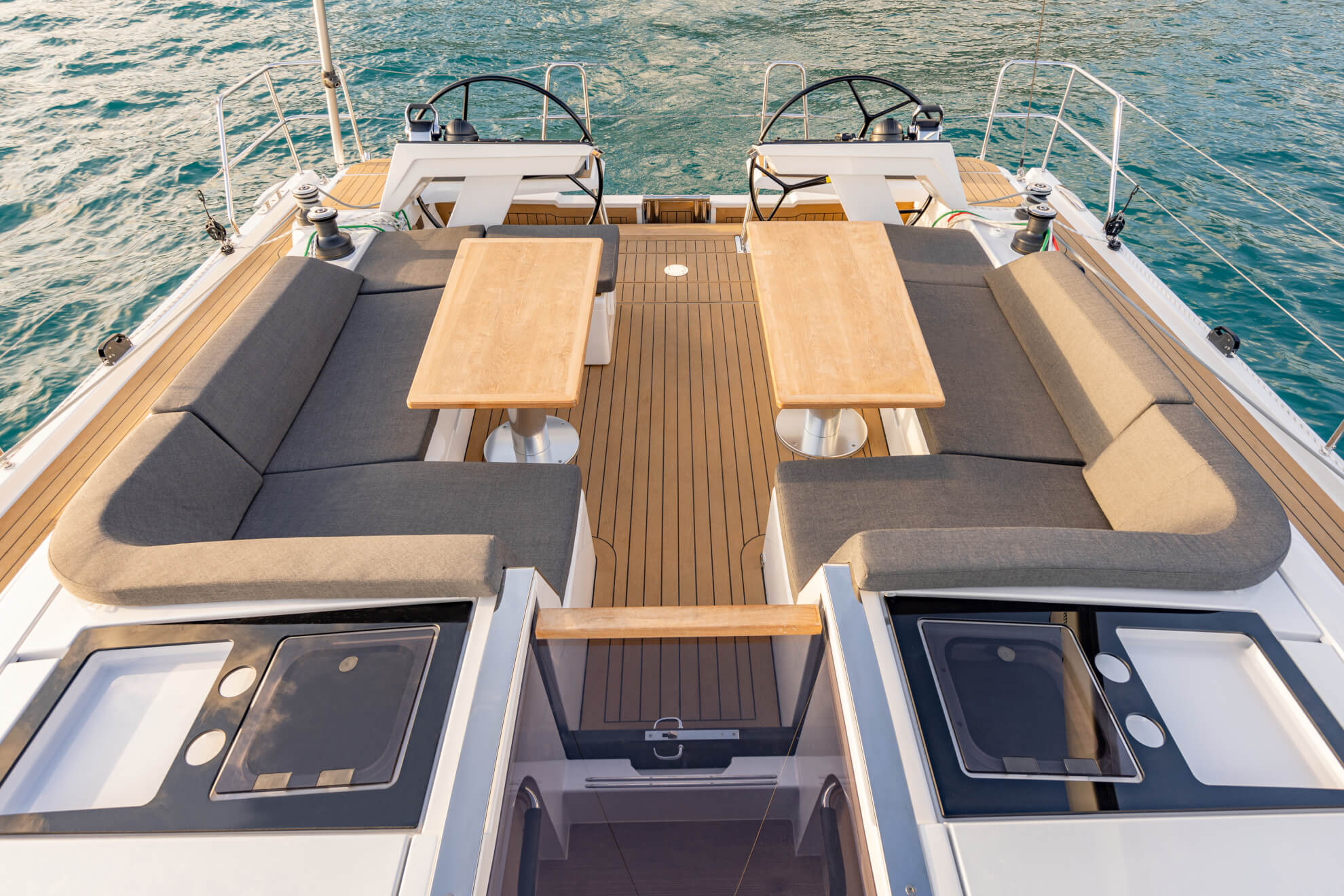 Rental sailing boat Hanse 460 (4 cab) 2023 cockpit