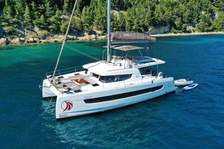 Catamaran de location Bali 4.8 ancré