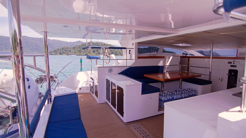 Catamaran de lloguer Island Spirit 380 (4 cab) sala exterior