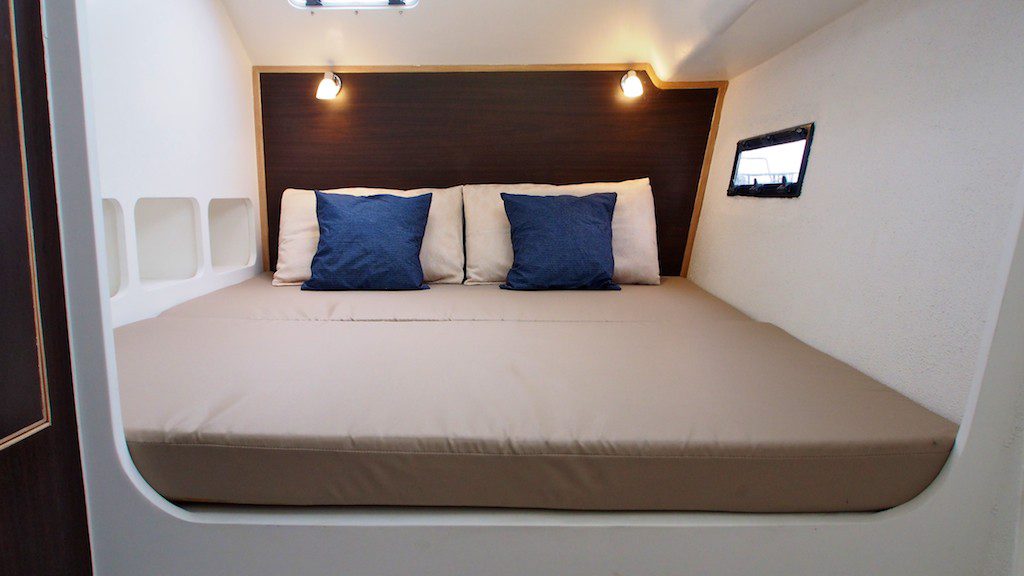 Catamaran de alquiler Island Spirit 380 (4 cab) cabina doble