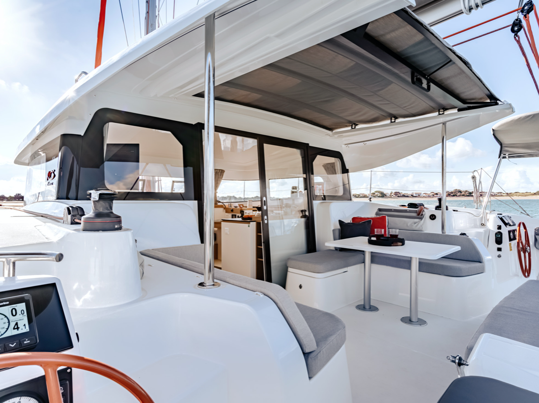 Rental catamaran Excess 11 (4 cab) stern