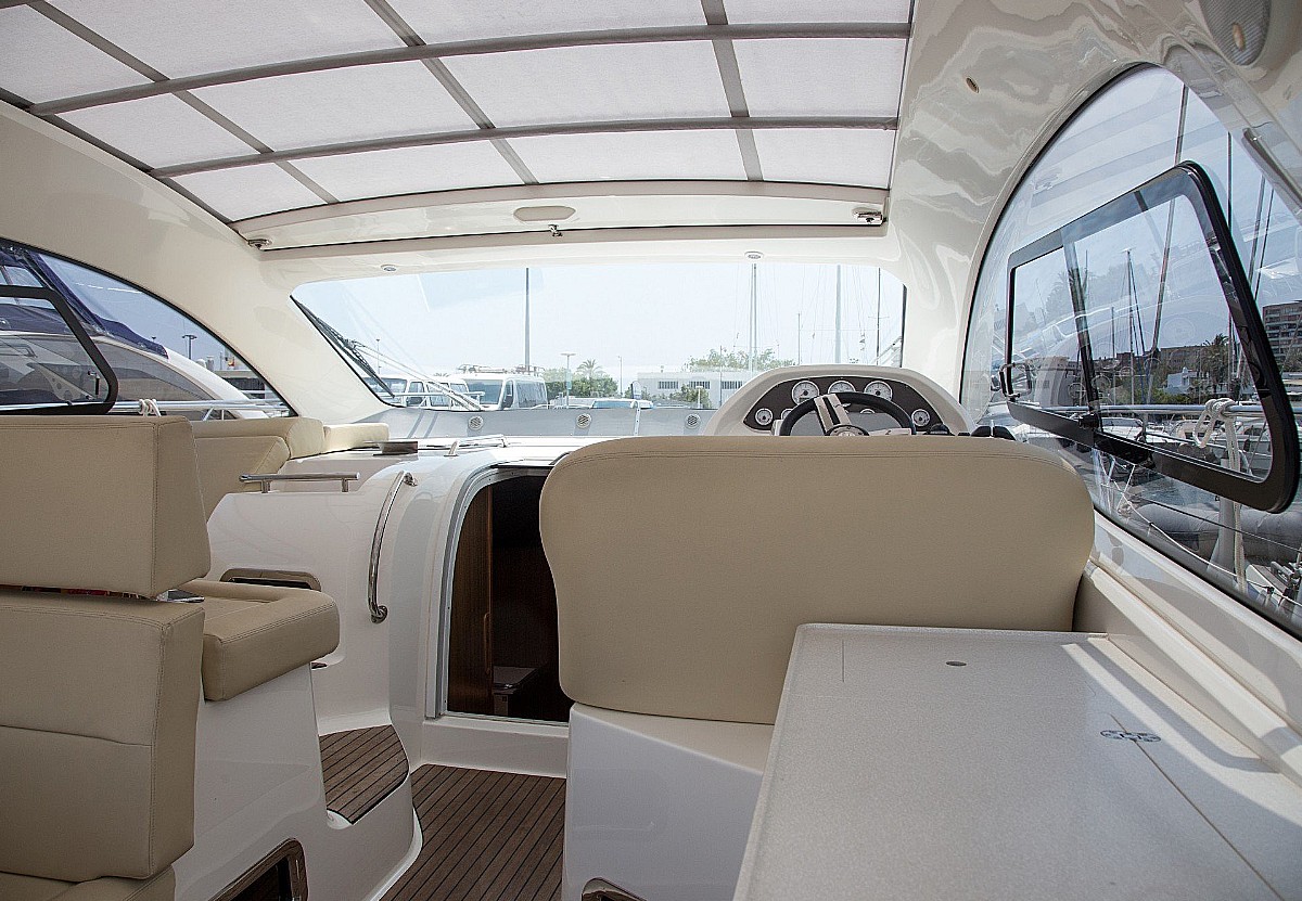 Yacht de location Bavaria 43 HT Sport (3 cab) salon