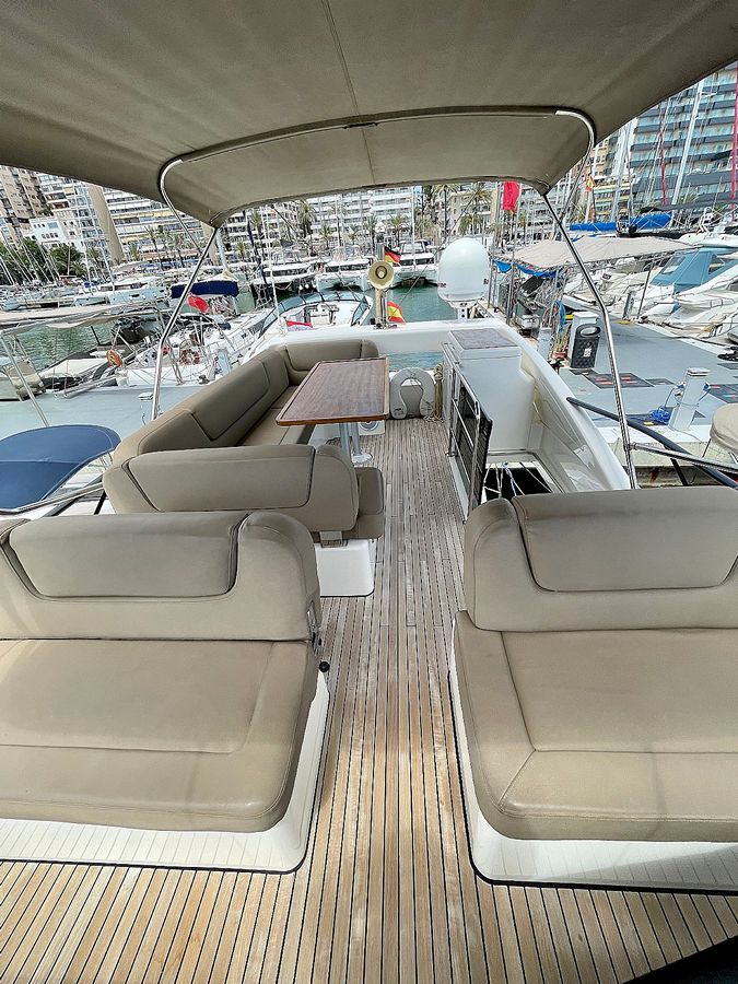 Iot de lloguer Bavaria Virtess 420 Fly (3 cab) flybridge