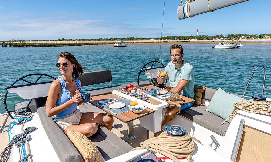 Velero de alquiler Dufour 37 (3 cab) salon exterior