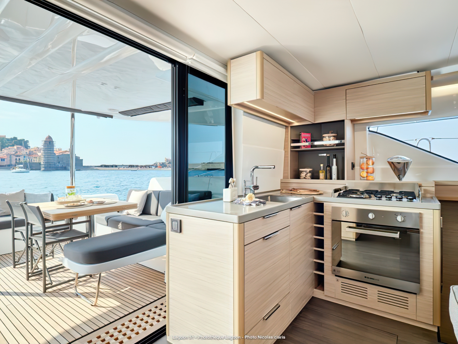 Rental catamaran Lagoon 51 (6 cab) galley