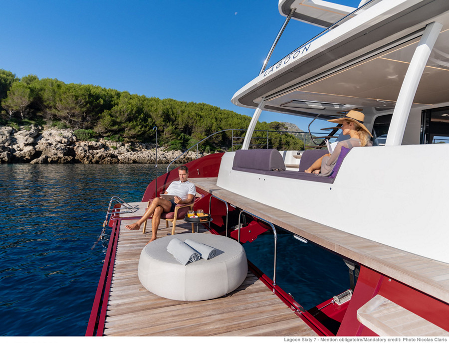 Rental yacht Lagoon Sixty 7 (5+2 cab) stern