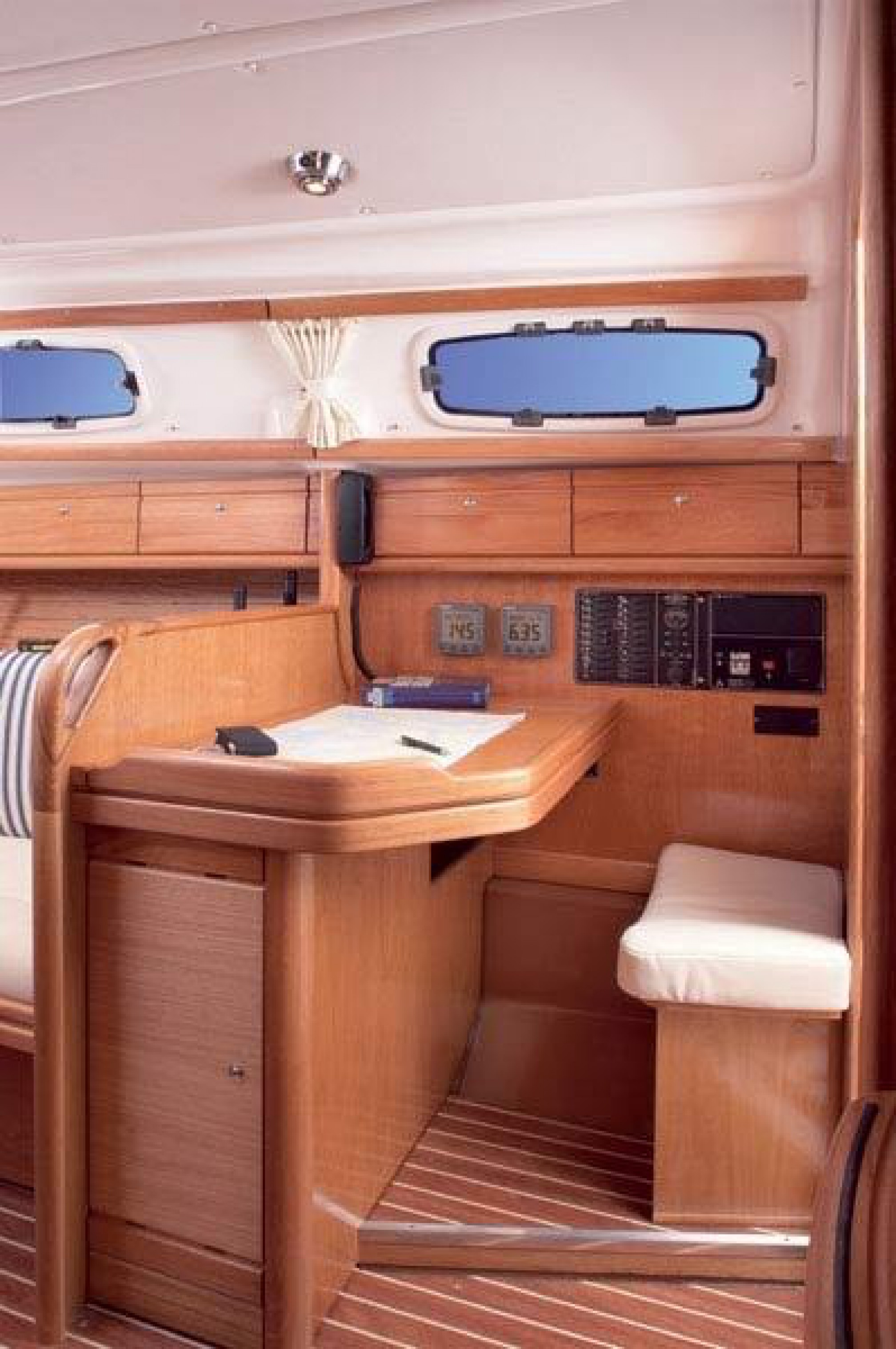 Velero de alquiler Bavaria 30 cruiser (2 cab) salón