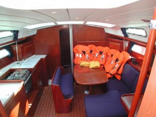 Oceanis 423 (3 cab) sala