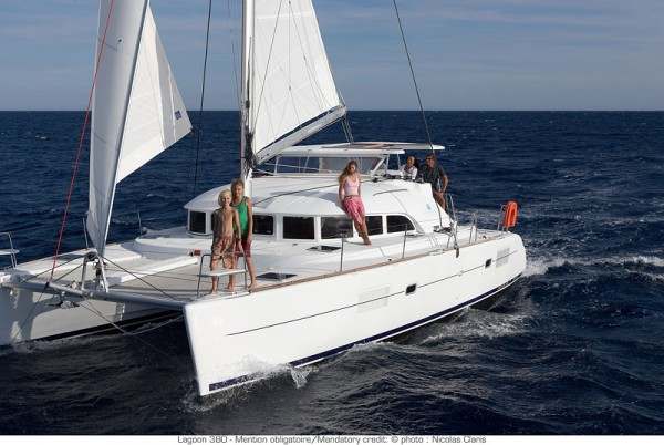 Lagoon 380 sailing