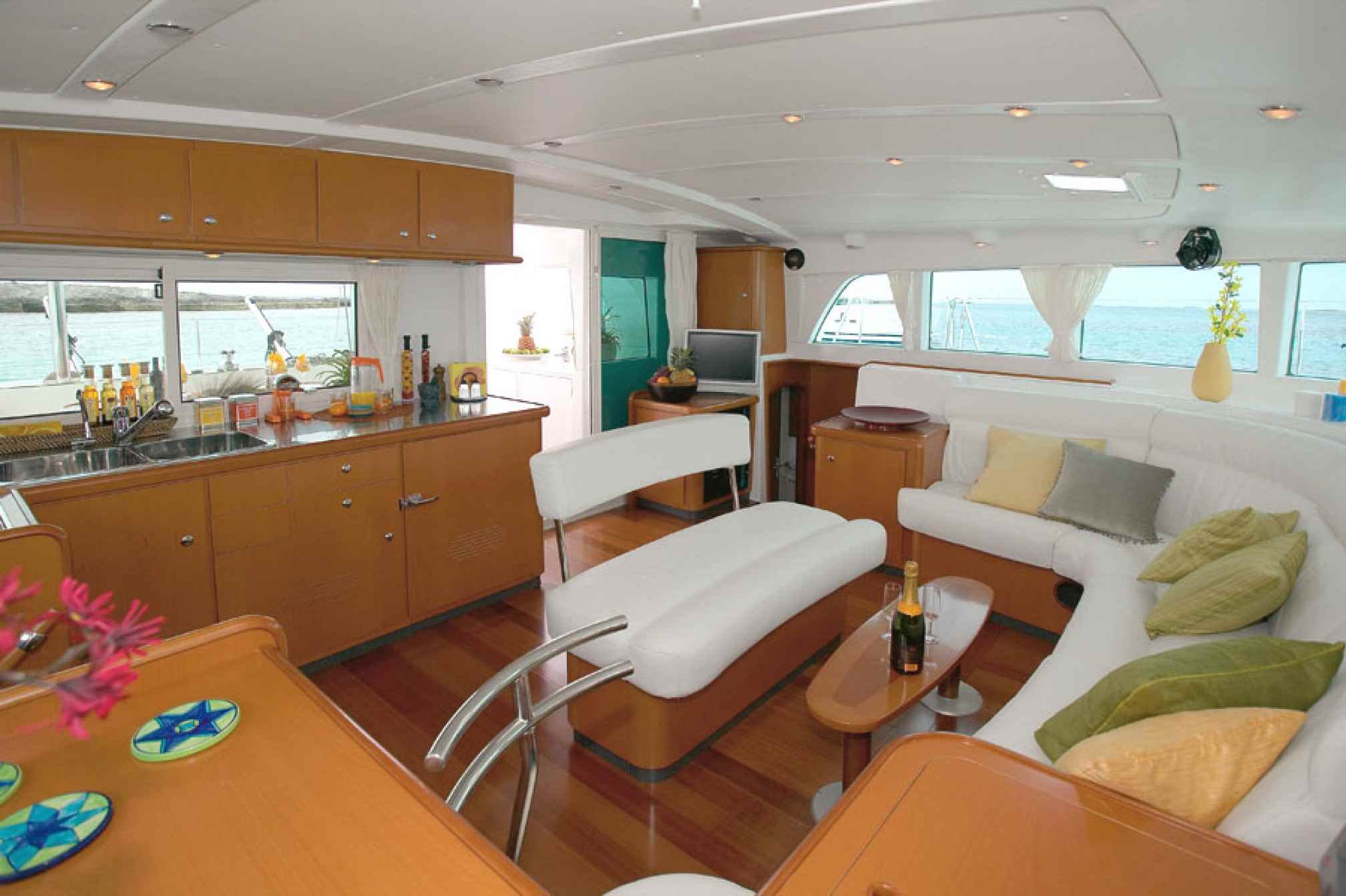 Lagoon 440 catamaran charter salon