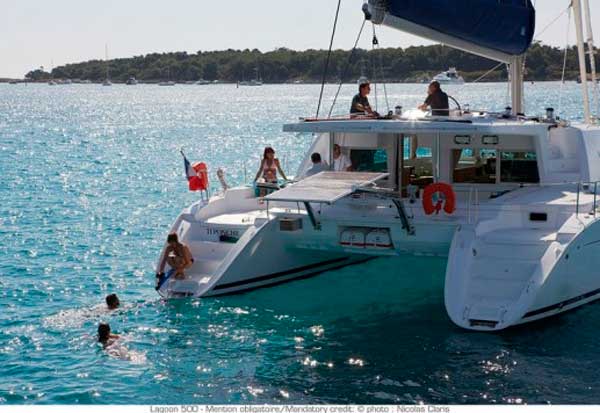 Lagoon 500 catamaran charter mooring