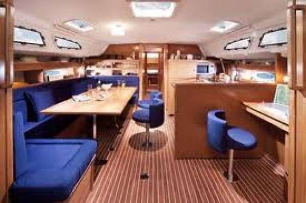 Bavaria 51 cruiser (5 cab)_Salon