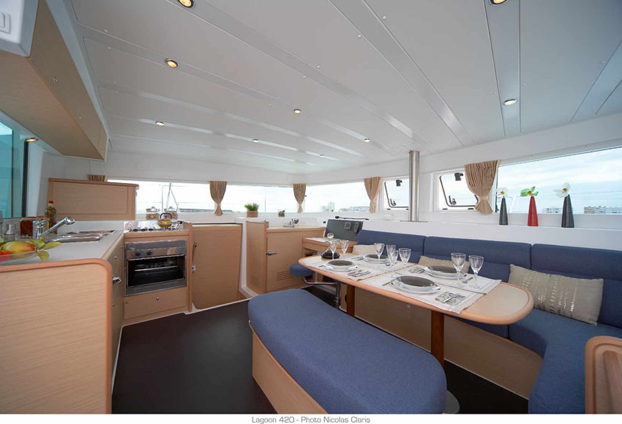 Lagoon 420 catamaran charter salon